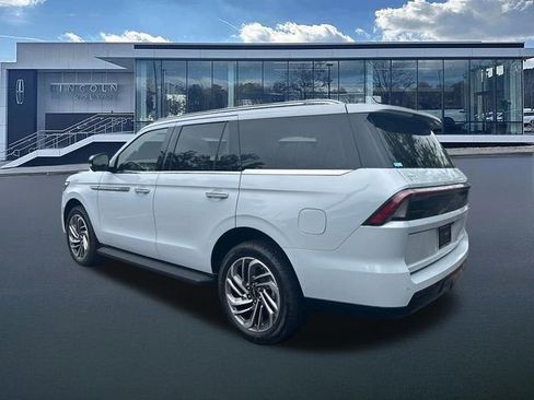 New 2026 Lincoln Navigator Premiere AWD/4WD image 5