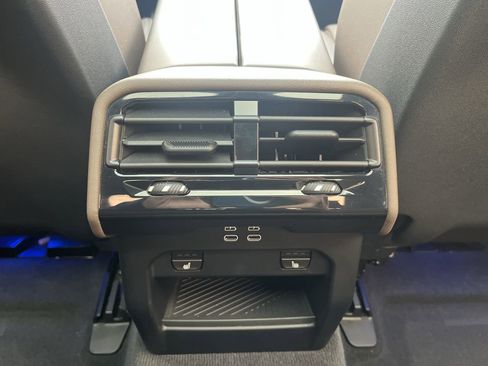 Certified 2024 BMW 540i xDrive w/ Executive Package image 31