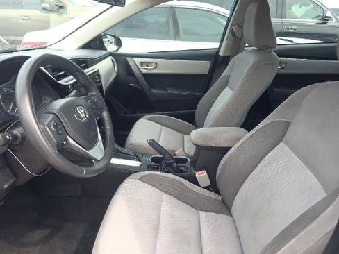 Used 2017 Toyota Corolla FWD image 4