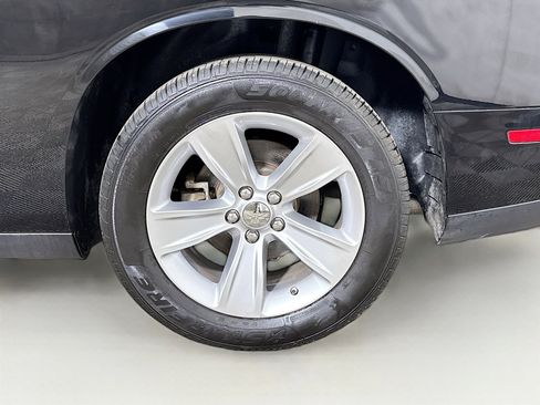 Used 2023 Dodge Challenger SXT RWD image 27