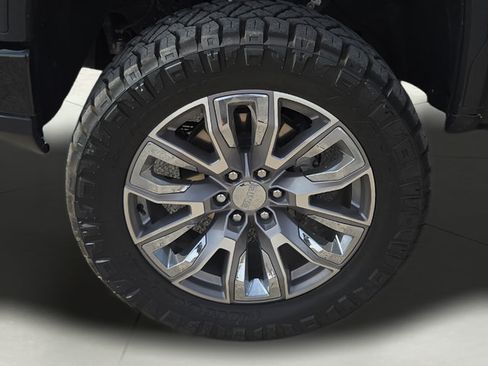 Used 2024 GMC Sierra 1500 Denali w/ Denali Reserve Package AWD/4WD image 17