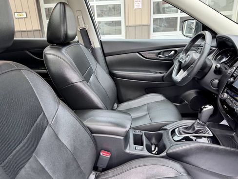 Used 2017 Nissan Rogue SL w/ SL Premium Package AWD/4WD image 17