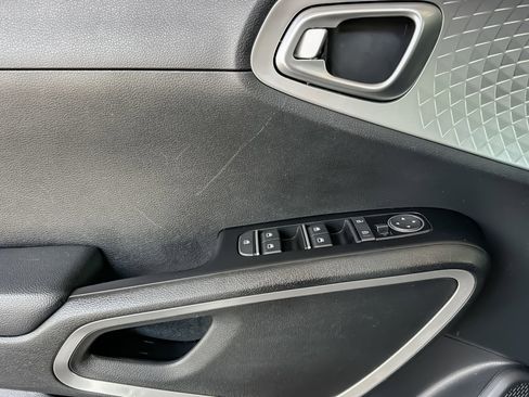 Used 2023 Kia Soul LX w/ Option Group 015 image 11