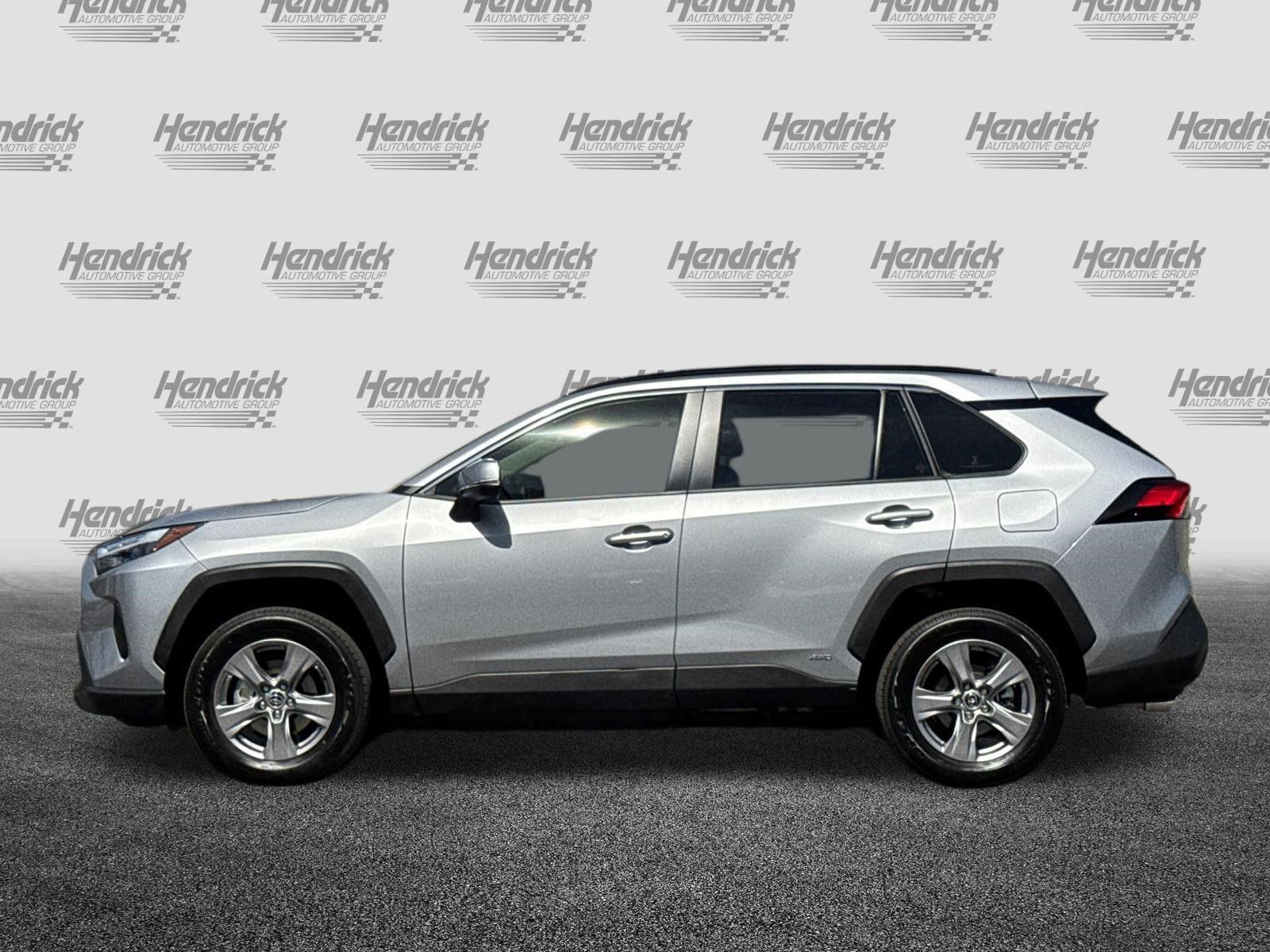 Used 2024 Toyota RAV4 LE AWD/4WD image 8