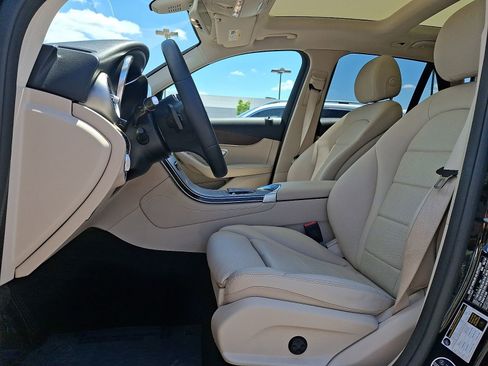 Used 2020 Mercedes-Benz GLC 300 4MATIC image 13