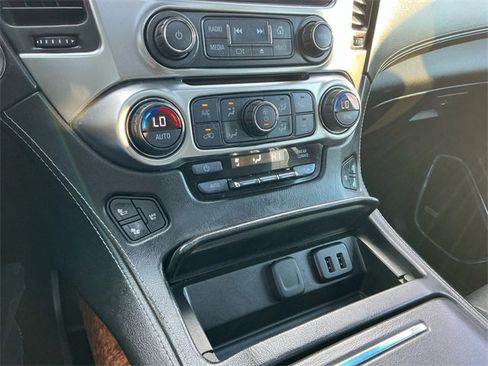 Used 2016 Chevrolet Suburban LTZ image 25