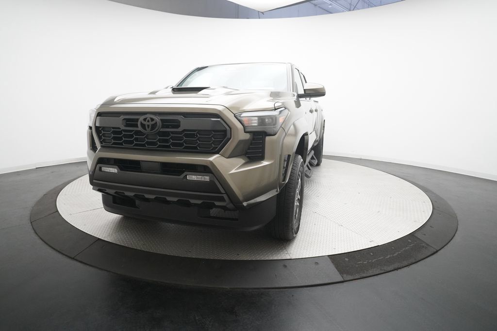 Used 2025 Toyota Tacoma TRD Sport AWD/4WD image 12