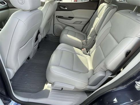 Used 2018 GMC Acadia SLT image 13