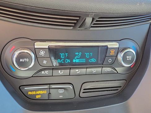 Used 2016 Ford Escape SE w/ Equipment Group 201A AWD/4WD image 29