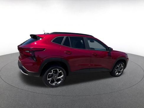 Used 2025 Chevrolet Trax LT FWD image 14