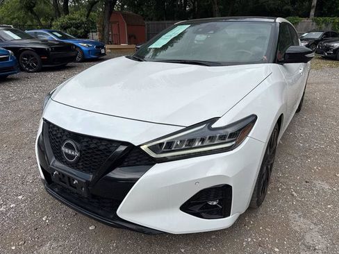 Used 2023 Nissan Maxima SR w/ Sport Mat Group FWD image 4