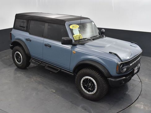 Used 2023 Ford Bronco Badlands w/ Sasquatch Package AWD/4WD image 28