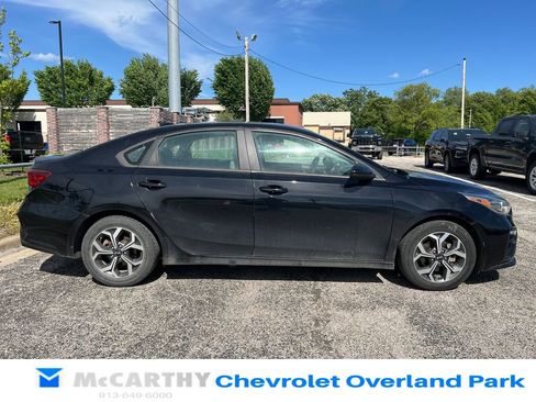 Used 2020 Kia Forte LXS FWD image 2