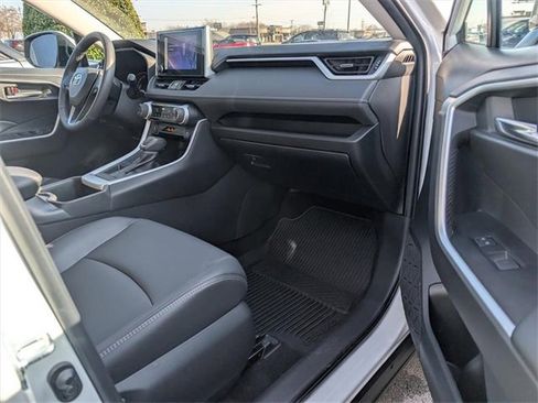 Used 2023 Toyota RAV4 XLE Premium image 22