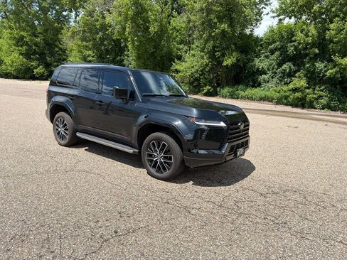 Used 2025 Lexus GX 550 w/ Accessory Package (2T) AWD/4WD image 27