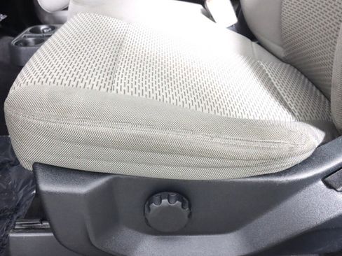 Used 2016 Ford F150 XLT image 29