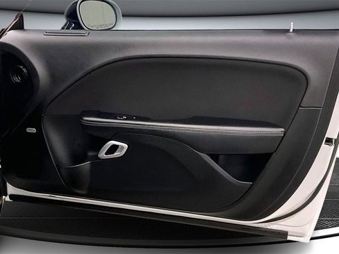 Used 2023 Dodge Challenger SXT image 28