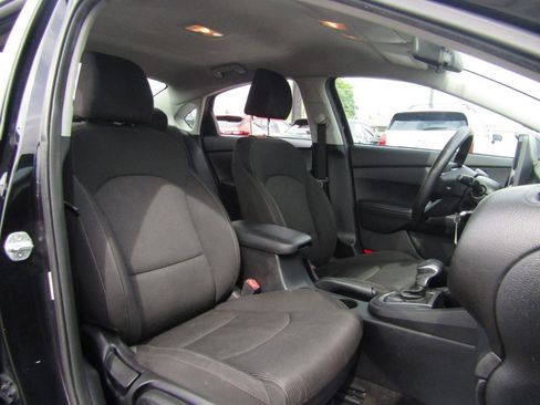 Used 2019 Kia Forte LXS FWD image 23