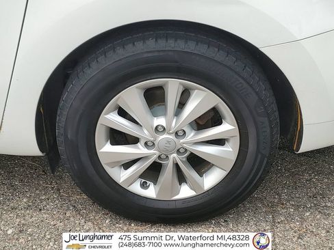 Used 2018 Kia Sedona L FWD image 30