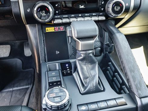 Certified 2025 Toyota Tacoma Trailhunter image 30