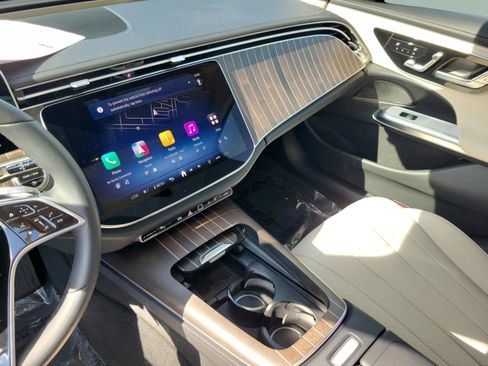 Used 2025 Mercedes-Benz E 350 Sedan image 19