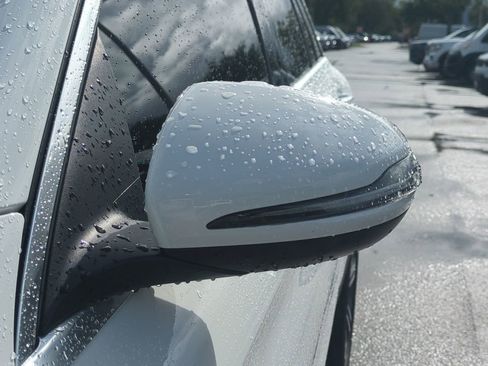 Used 2022 Mercedes-Benz GLC 300 4MATIC image 13