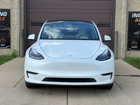Used 2023 Tesla Model Y Long Range AWD/4WD image 2
