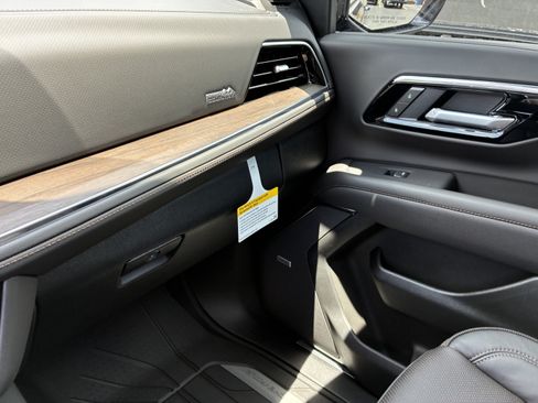 New 2026 Chevrolet Tahoe High Country AWD/4WD image 39