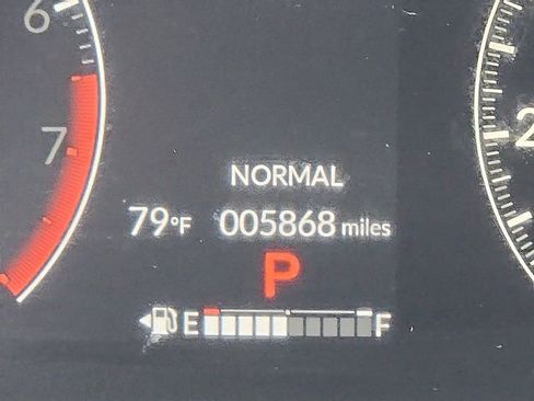 Used 2025 Honda Pilot Touring image 19