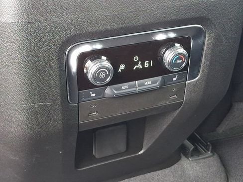 Used 2025 GMC Yukon XL AT4 AWD/4WD image 19