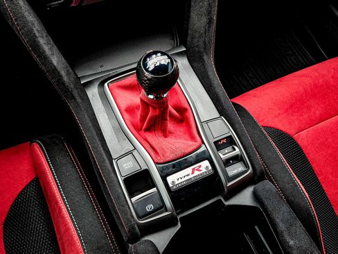 Used 2017 Honda Civic Type R image 19