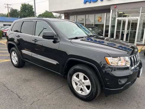 Used 2012 Jeep Grand Cherokee Laredo w/ Laredo E Group AWD/4WD image 4