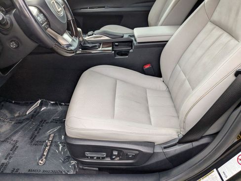 Used 2016 Lexus ES 350 w/ Luxury Package w/Wood Trim FWD image 5
