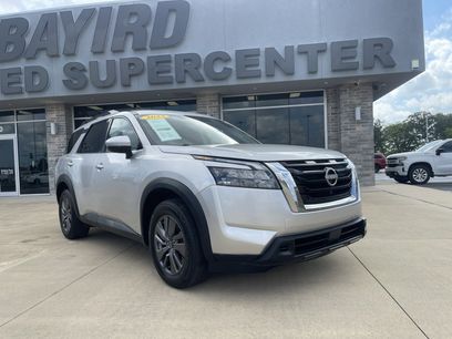 Used 2023 Nissan Pathfinder SV