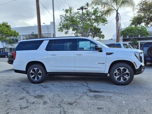 New 2026 GMC Yukon XL AT4 image 4