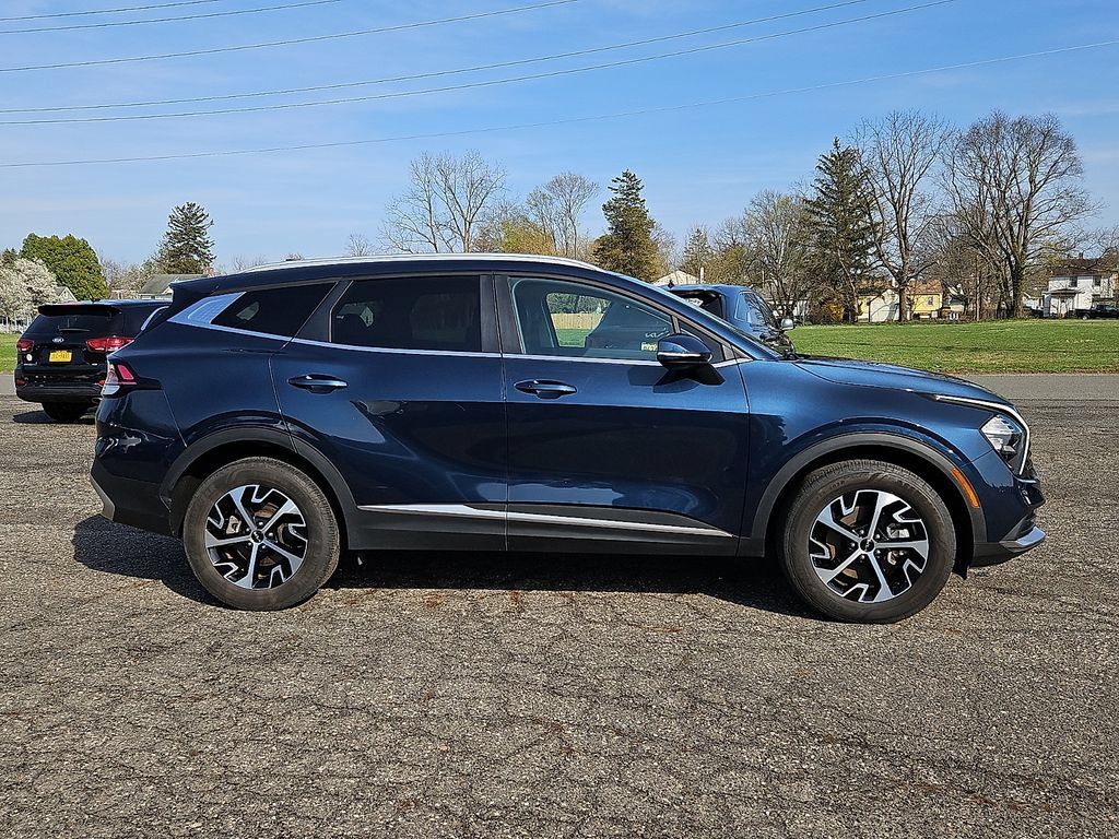 Used 2023 Kia Sportage EX AWD/4WD image 8