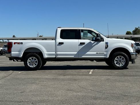 Certified 2022 Ford F250 XLT w/ XLT Value Package AWD/4WD image 2