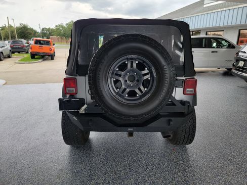 Used 2013 Jeep Wrangler Sport AWD/4WD image 4