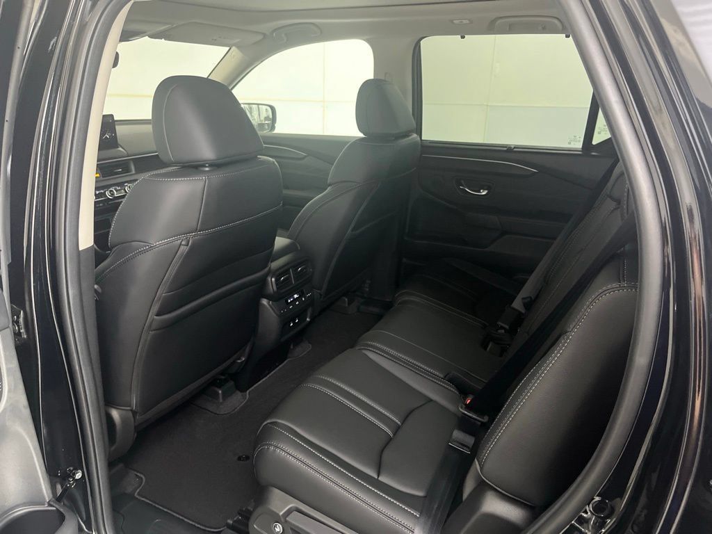 New 2026 Honda Pilot Touring image 27
