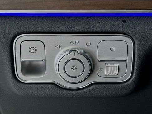 New 2026 Mercedes-Benz GLS 450 4MATIC image 10