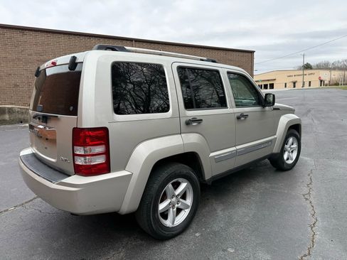 Used 2008 Jeep Liberty Limited w/ Premium Group image 6