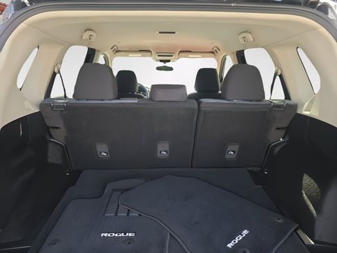 Used 2023 Nissan Rogue SV image 13