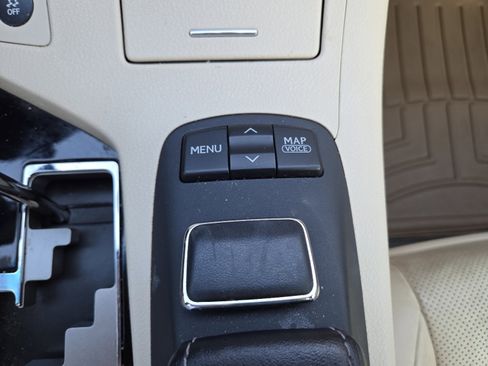 Used 2014 Lexus ES 350 w/ Luxury Package FWD image 32