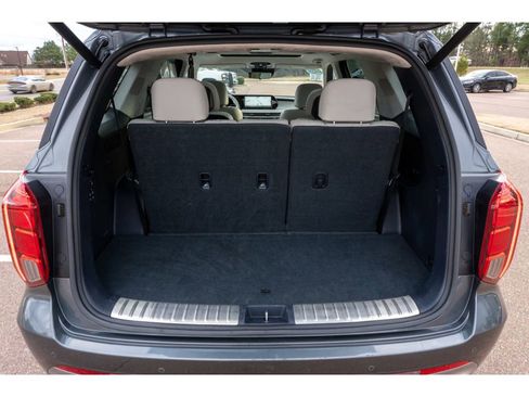 Used 2024 Hyundai Palisade Calligraphy image 17