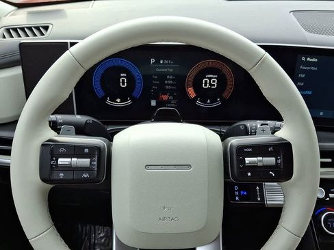 Certified 2025 Hyundai Santa Fe SEL image 17