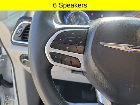 Certified 2024 Chrysler Pacifica Touring-L FWD image 11