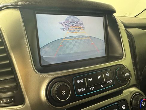 Used 2015 Chevrolet Suburban LT w/ Luxury Package image 18