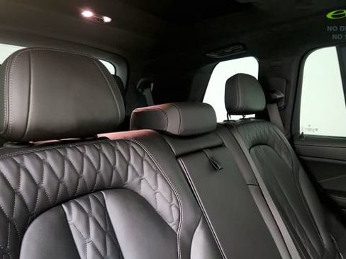 Used 2025 BMW X7 xDrive40i w/ Executive Package AWD/4WD image 40