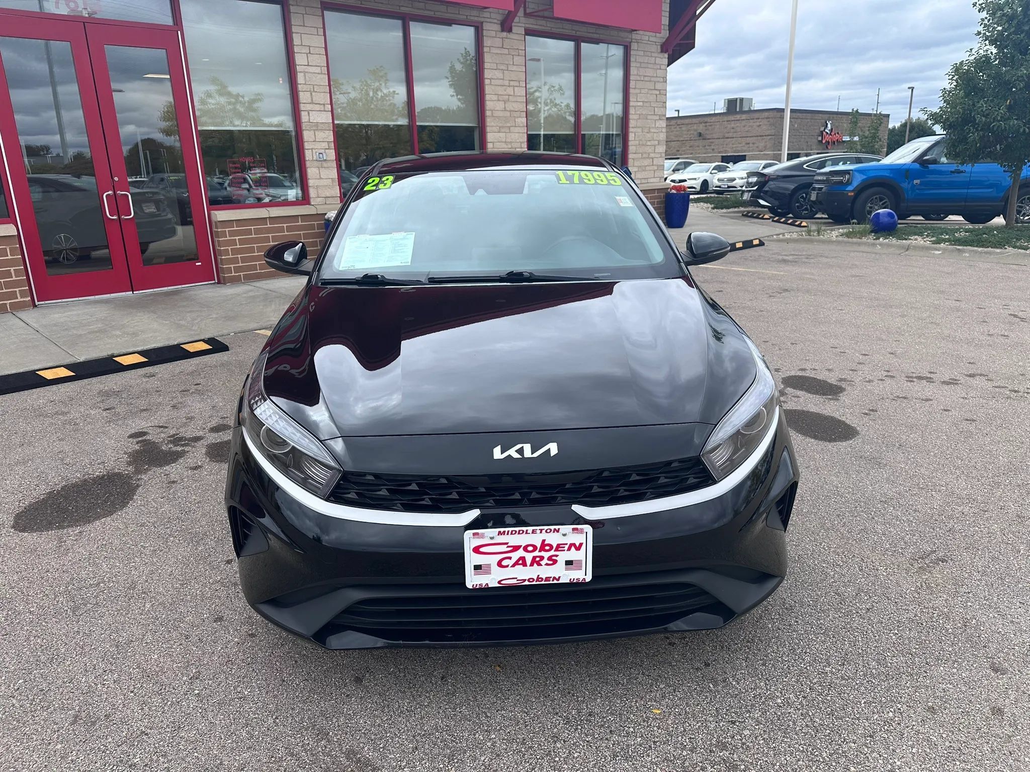 Used 2023 Kia Forte LXS w/ LXS Technology Package FWD image 2