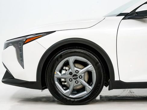 Certified 2025 Kia K4 LXS image 26
